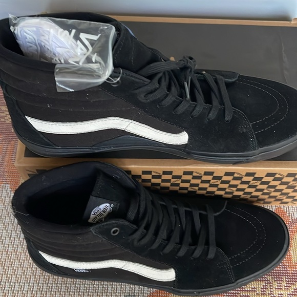 Vans WMNS Bmx Sk8-Hi
Black/Black
VN0005V0BKA
Sneakers - Picture 5 of 16